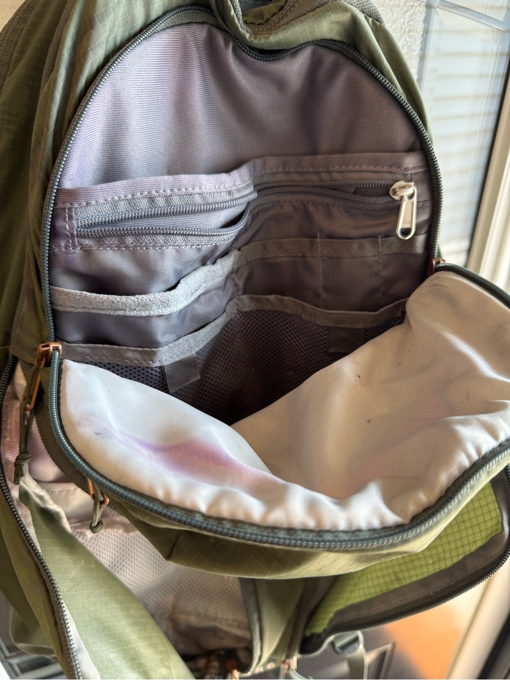 The North Face Surge Backpack Olive Green Laptop Travel Hiking Bag - Picture 9 of 10